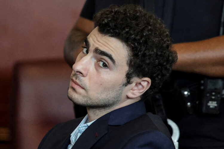 Mangione's federal trial in UnitedHealthcare CEO's killing to begin in January